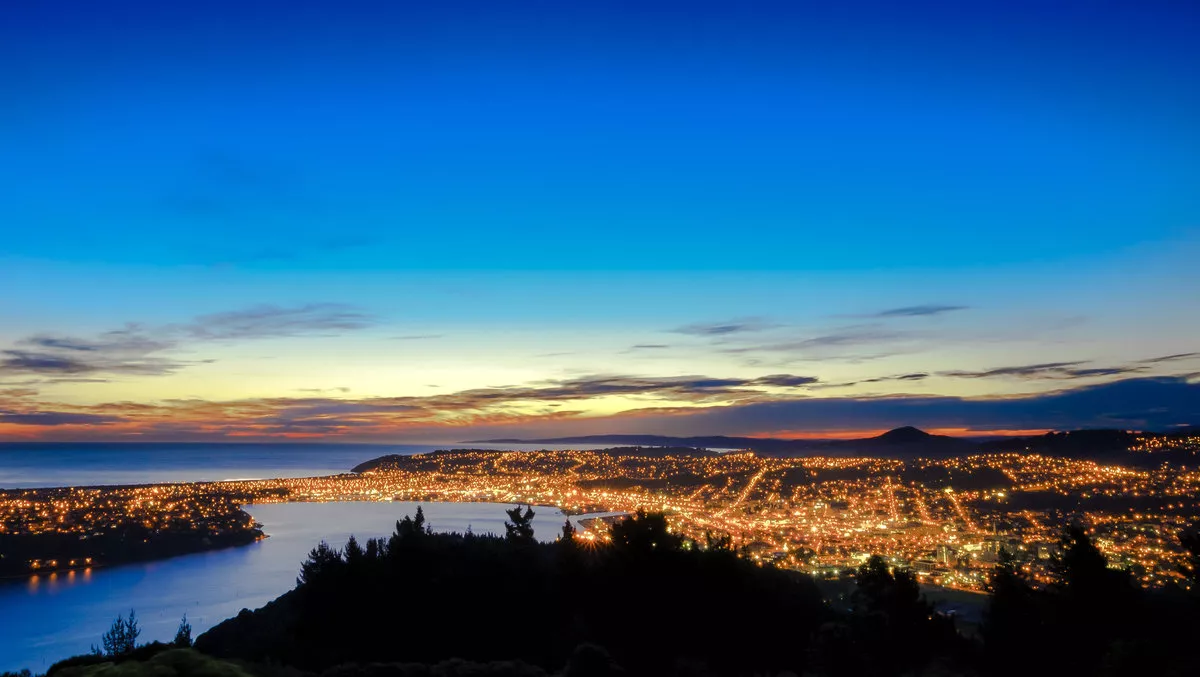 Dunedin City Council rolls out smart streetlights
