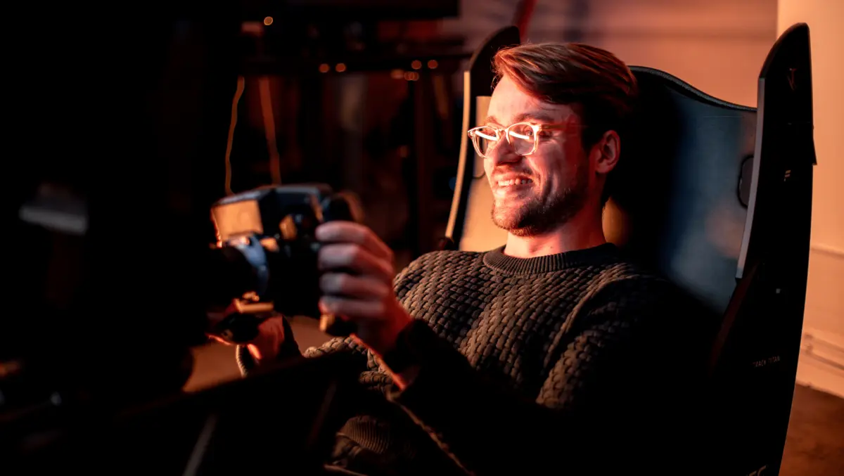 Track titan founder max teichert sim racing 2 min