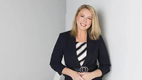 Bel lloyd wit 2 colour