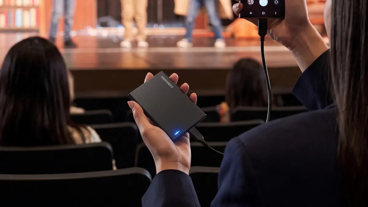 Samsung unveils USB4 portable SSDs for creators & users